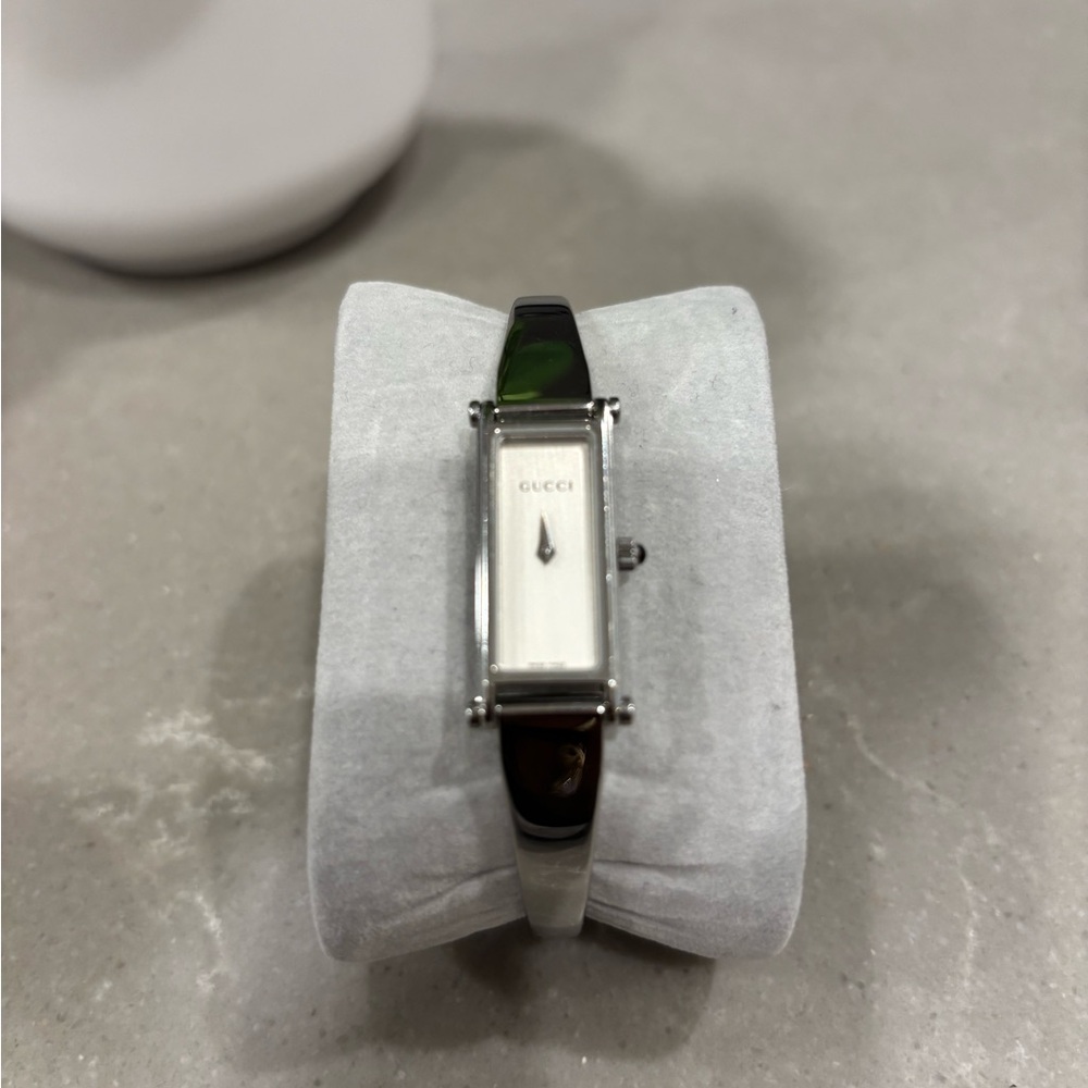 Gucci Silver Rectangular Watch - Picture 5 of 14
